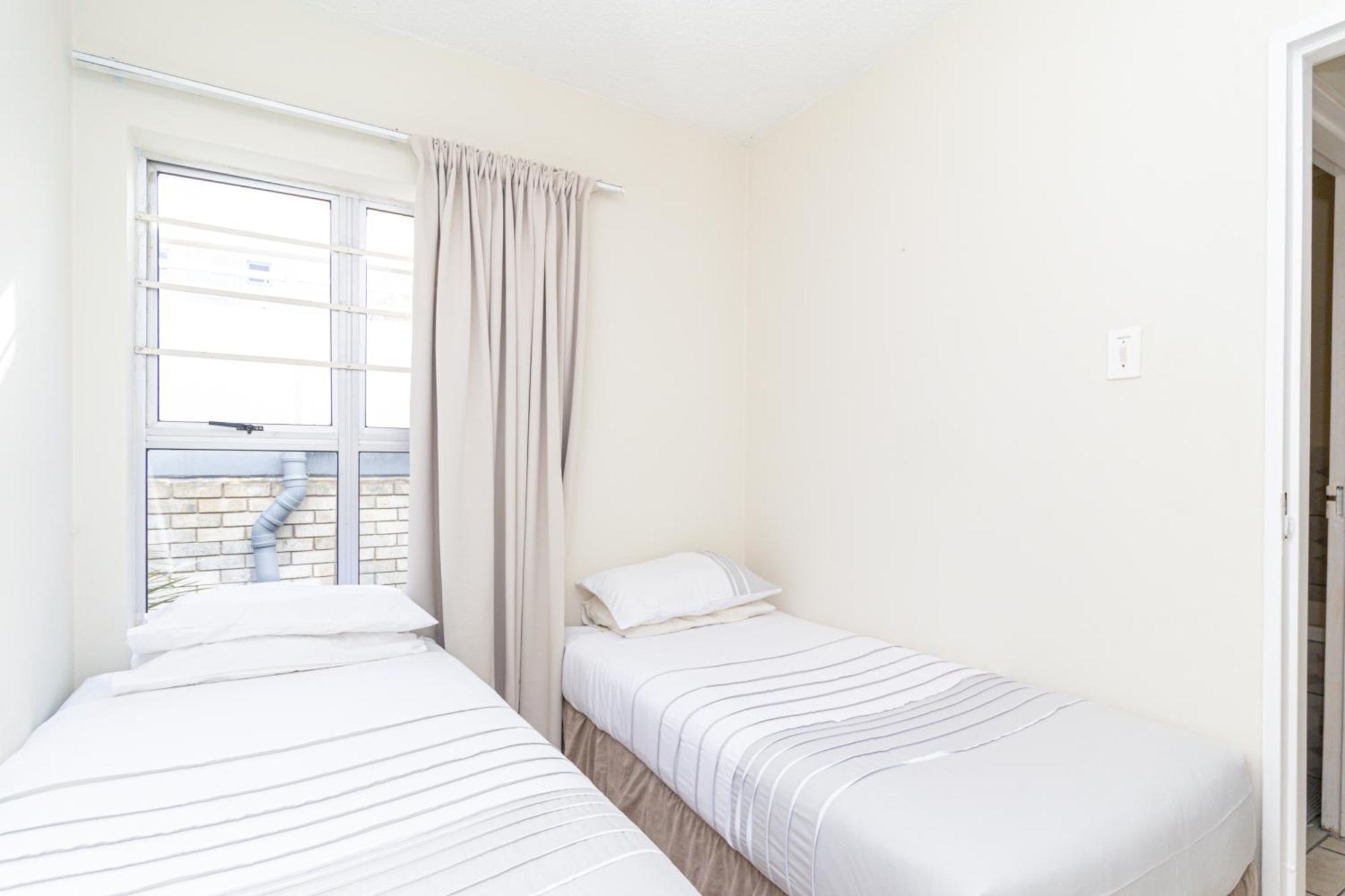 Modern Seaview Apartment Port Elizabeth Esterno foto